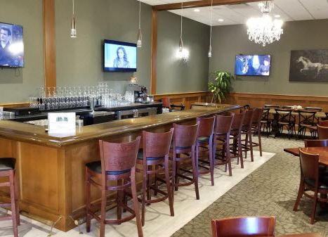 Northshore Sports Club Redesigns its Restaurant with New Seating