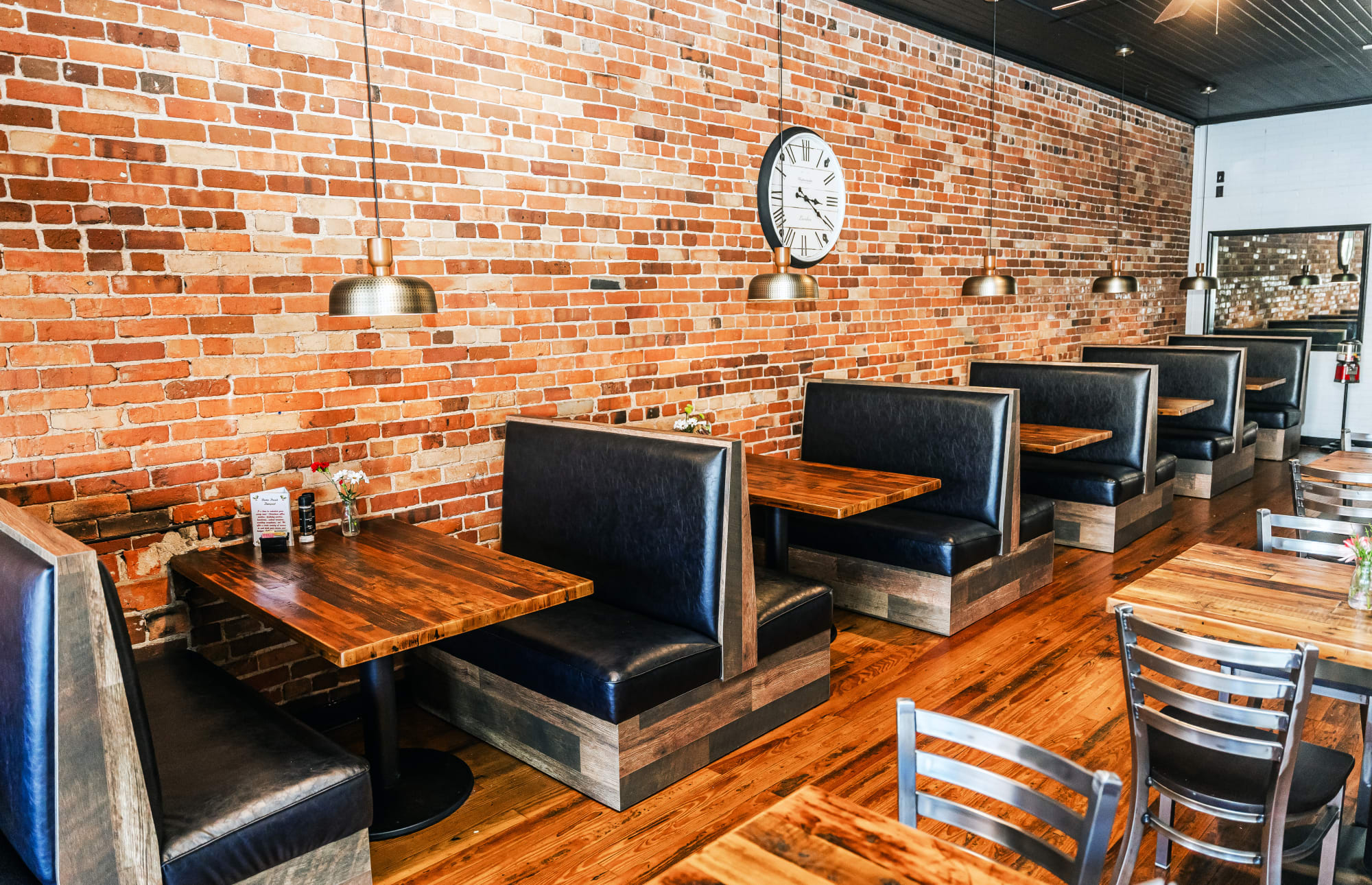 Plain Back Restaurant Booth with Metal Legs