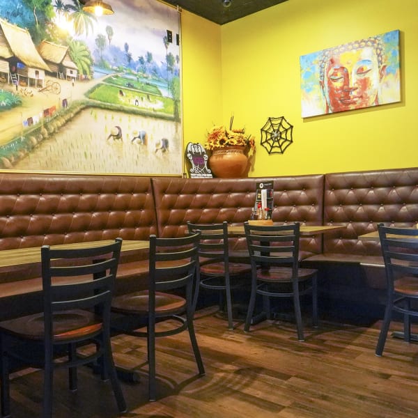 Button Tufted Back Booth